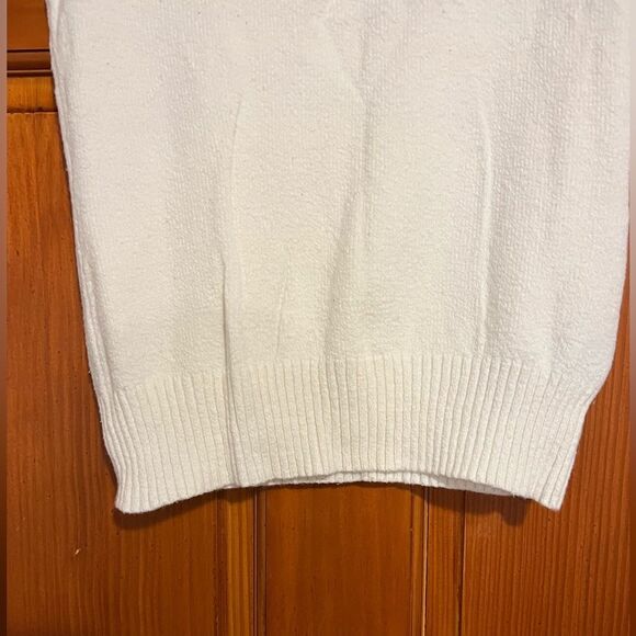 EUC Size Small Womens Short Sleeve Top - Picture 2 of 5